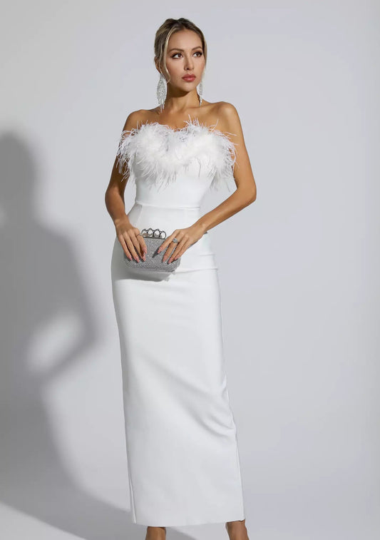 Vestido blanco con plumas - ICON BOUTIQUE WOMAN